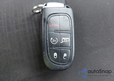 2017 Jeep Cherokee Latitude z USA, uszkodzony, nr VIN 1C4PJMCB1HW659861